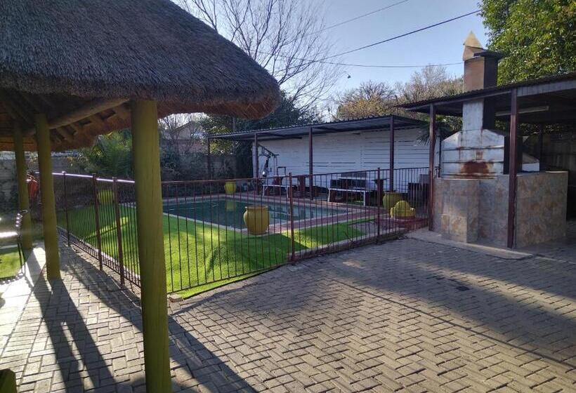 بنسيون Tukha Guesthouse