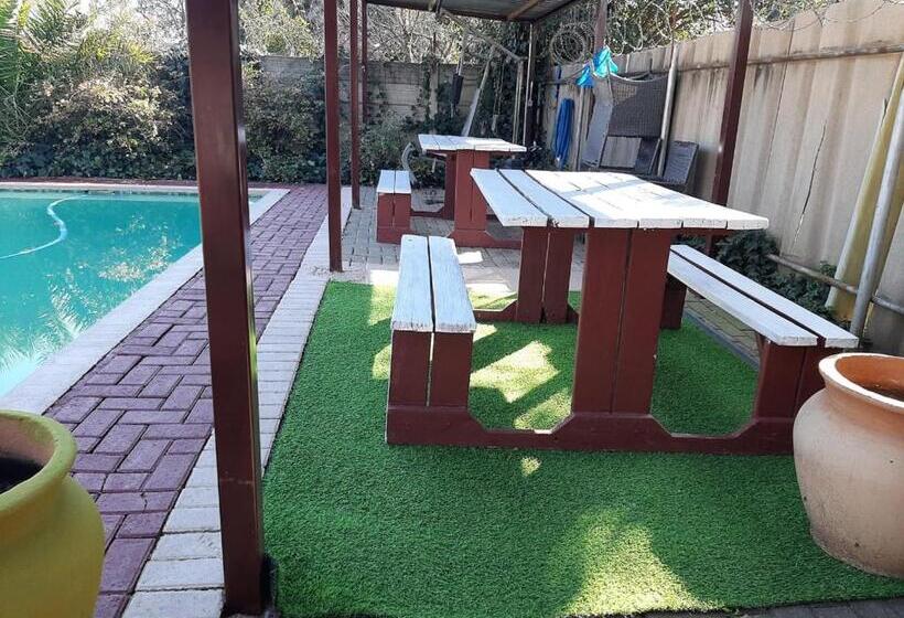 بنسيون Tukha Guesthouse