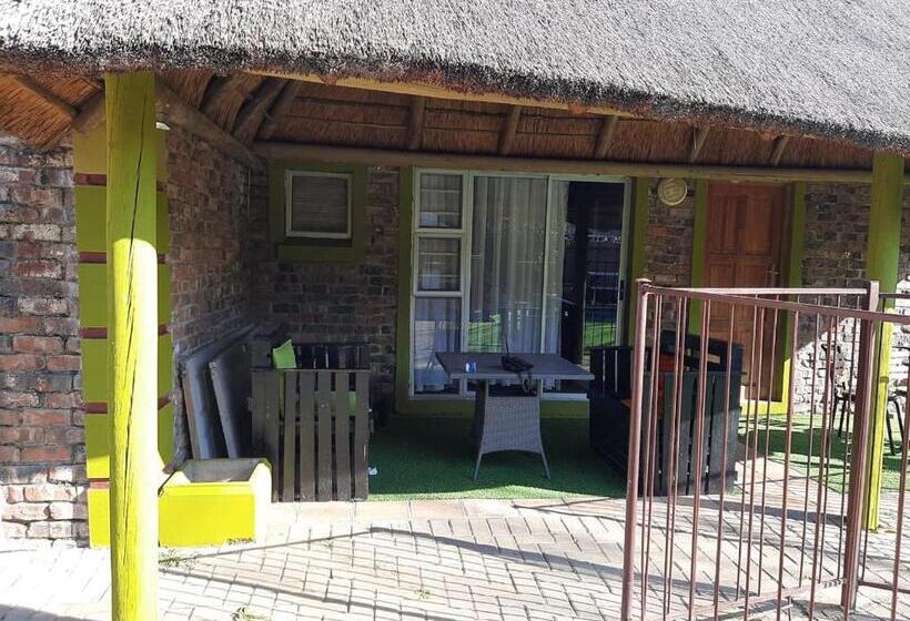 بنسيون Tukha Guesthouse