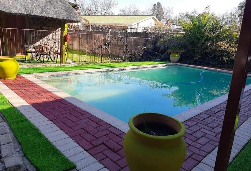 بنسيون Tukha Guesthouse