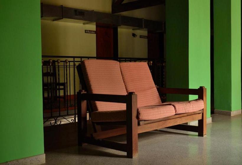 هاستل Hostal La Gloria