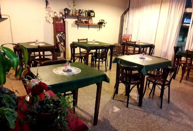 הוסטל Shekináh