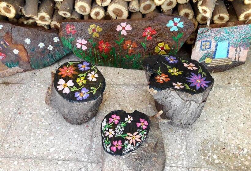 הוסטל Shekináh