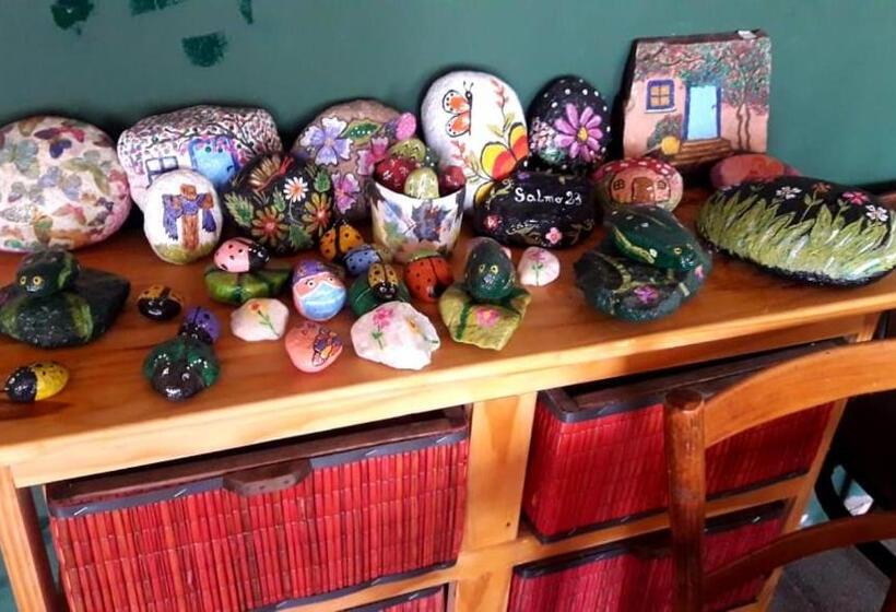 הוסטל Shekináh