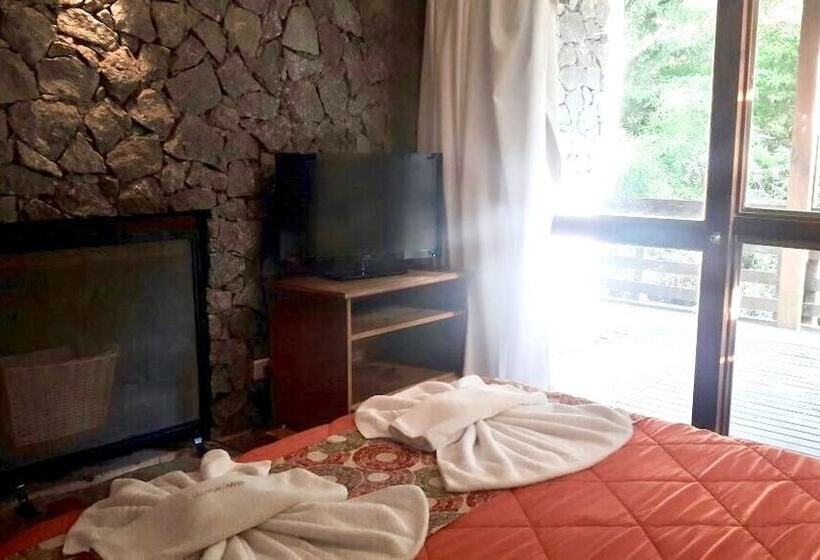 Altos Medanos Cabañas & Club De Bosque