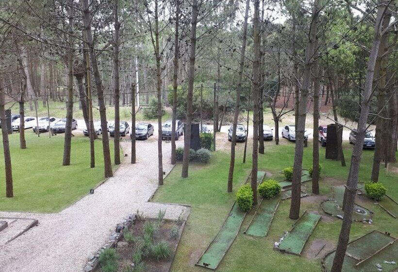 Altos Medanos Cabañas & Club De Bosque