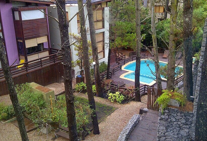 Altos Medanos Cabañas & Club De Bosque