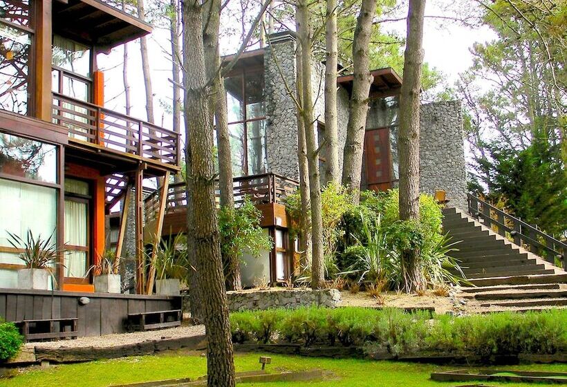 Altos Medanos Cabañas & Club De Bosque