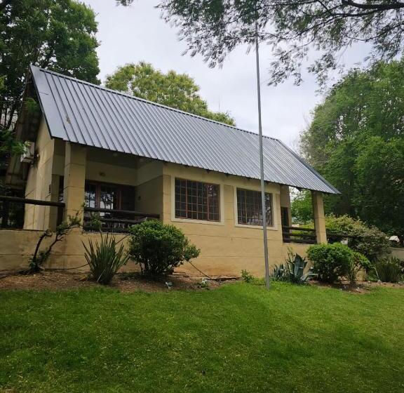 בית מלון כפרי Riverside Lodge & Conference Center