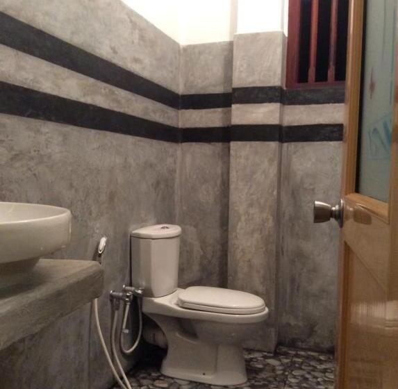 بنسيون Baywatch & Jayaweera House