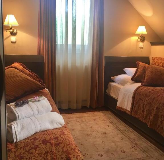 膳宿费 Ház Az Erdő Szélén