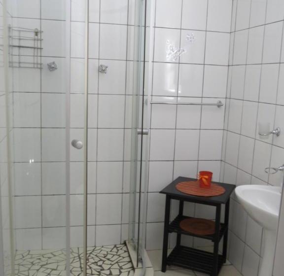 Пансион Coral Tree Guest Rooms