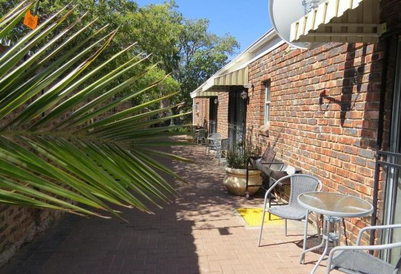 بنسيون Coral Tree Guest Rooms