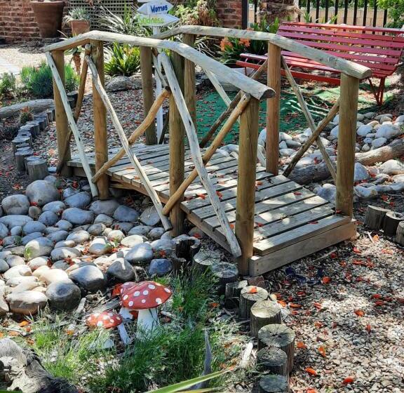 بنسيون Coral Tree Guest Rooms