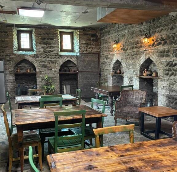 پانسیون Guest House Savane