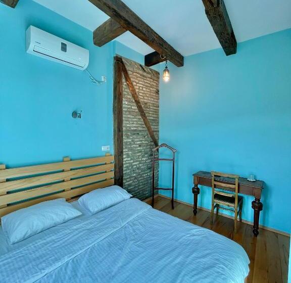 پانسیون Guest House Savane