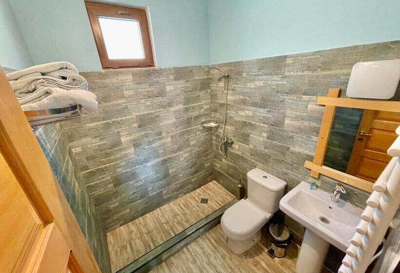 پانسیون Guest House Savane