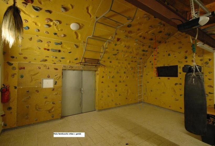 Пансион Guest House Sherpa