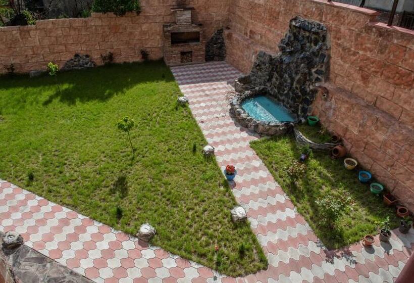 پانسیون Guest House Vip