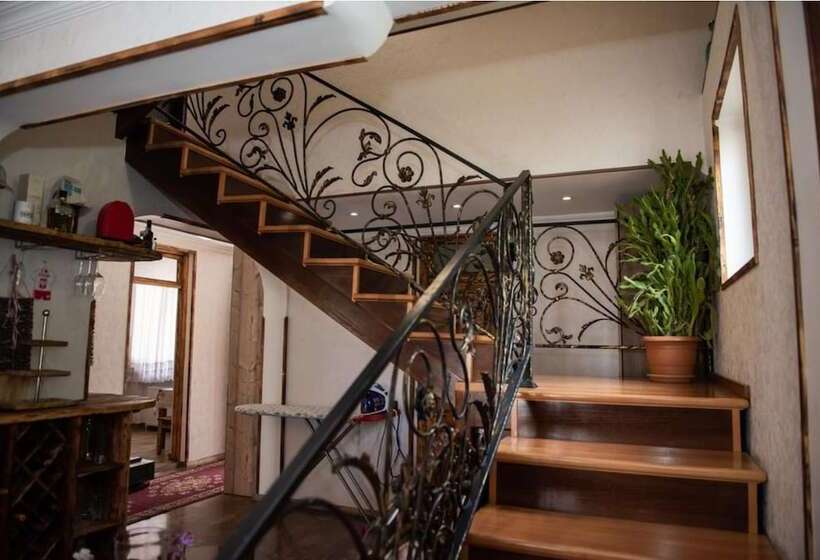 پانسیون Guest House Vip