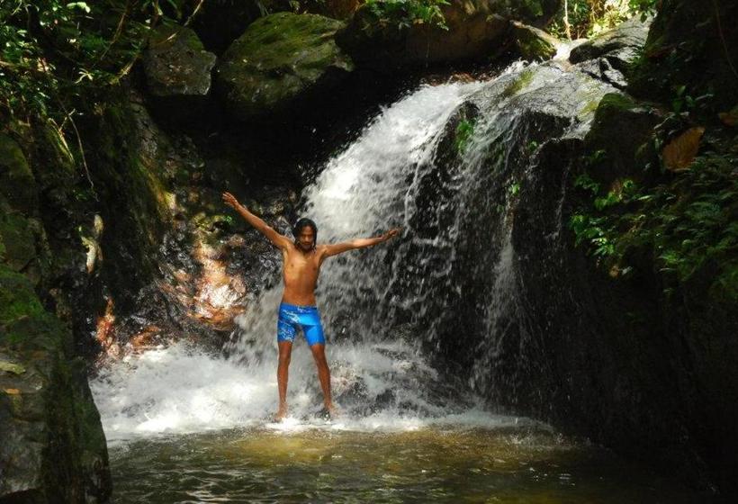 پانسیون Ida Guest House & Jungle Trekking