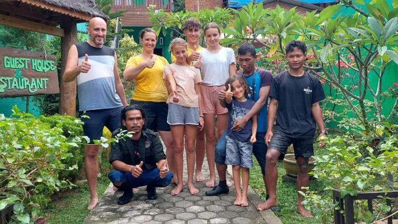 پانسیون Ida Guest House & Jungle Trekking