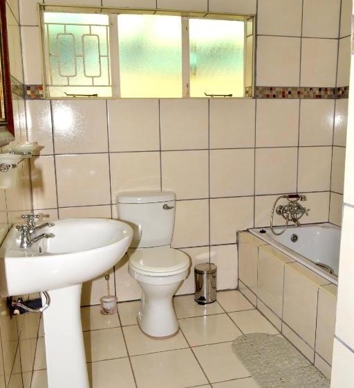 Пансион Jakobs Guesthouse & Cottage