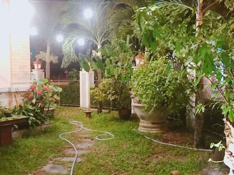 پانسیون Lantern Villa