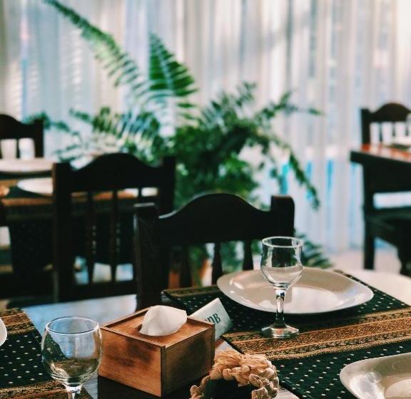 پانسیون Lelech