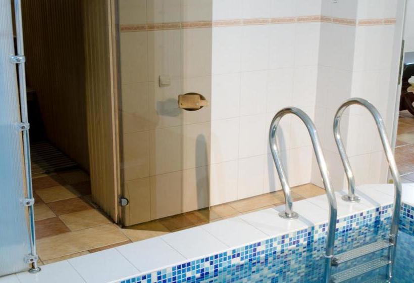 پانسیون Lelech