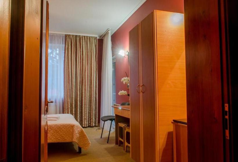 پانسیون Lelech