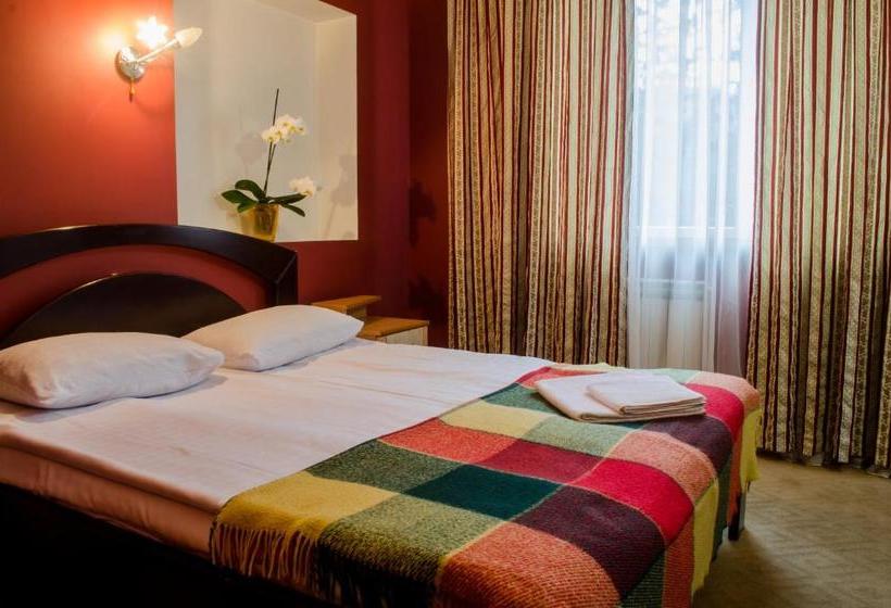 پانسیون Lelech