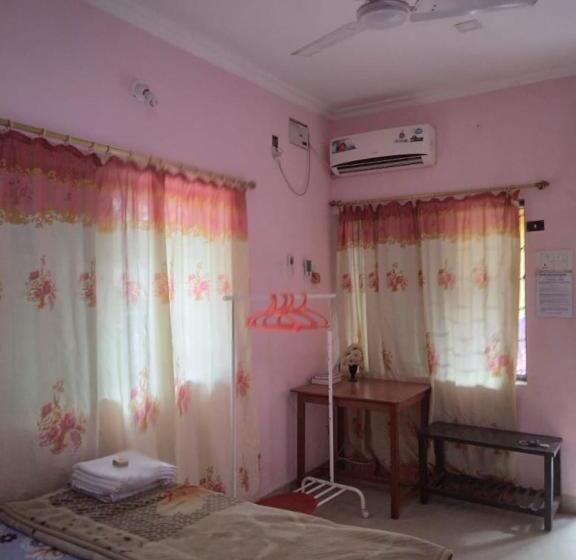 پانسیون Madrid Home 2 Min Walk To Beach