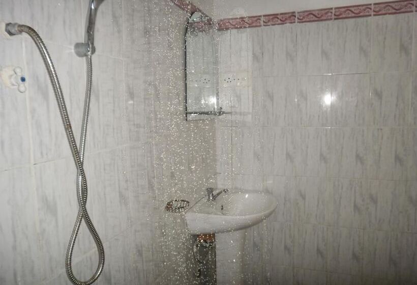 بنسيون Nethu Freedom Cottage