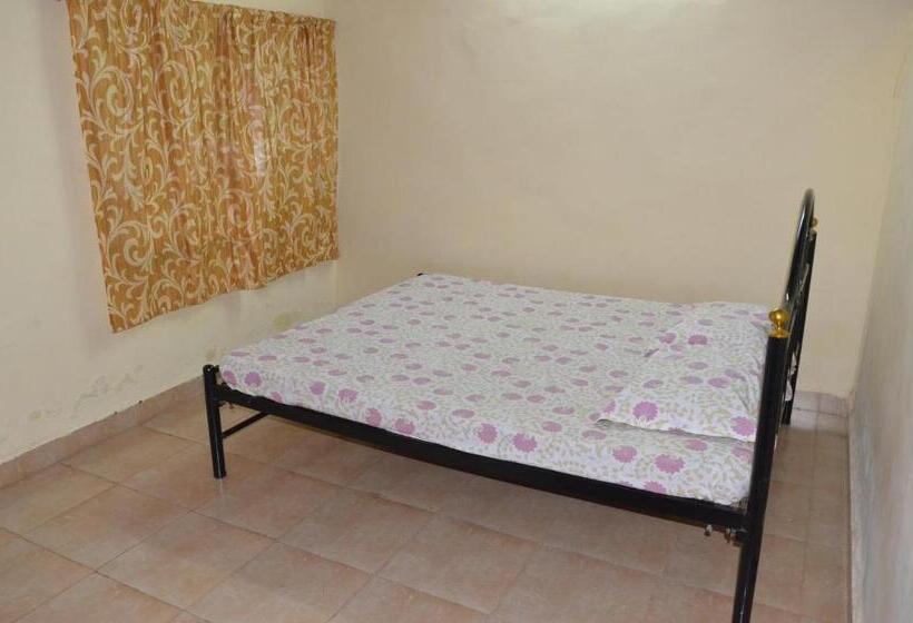 بنسيون Raikar Guest House