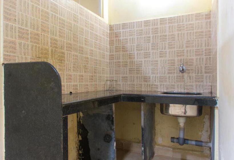 פנסיון Raikar Guest House