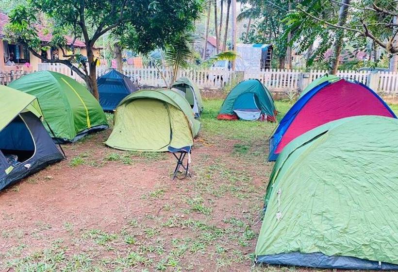 פנסיון Raikar Guest House