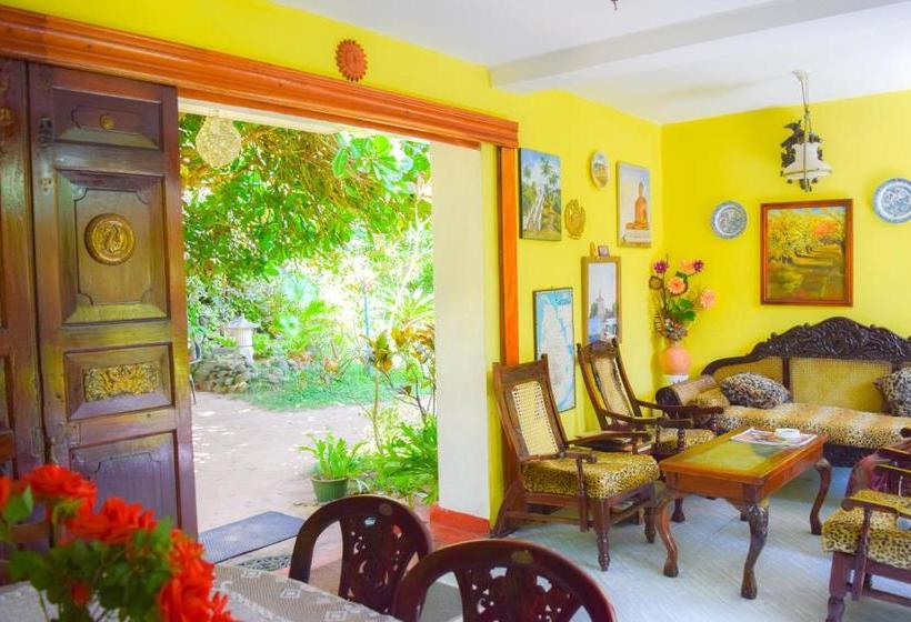 Пансион Shammie Guest House