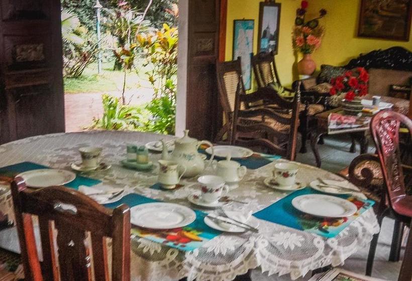 Пансион Shammie Guest House