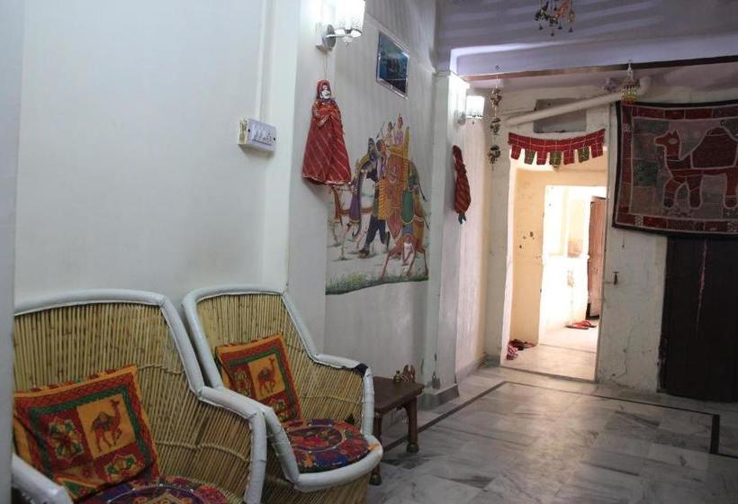 פנסיון Tanu S Homestay