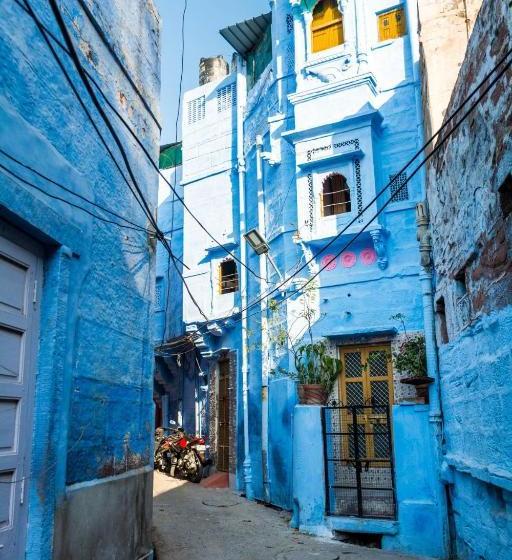 פנסיון Tanu S Homestay