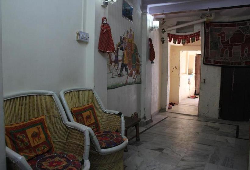 פנסיון Tanu S Homestay