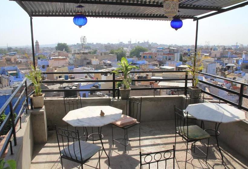 פנסיון Tanu S Homestay