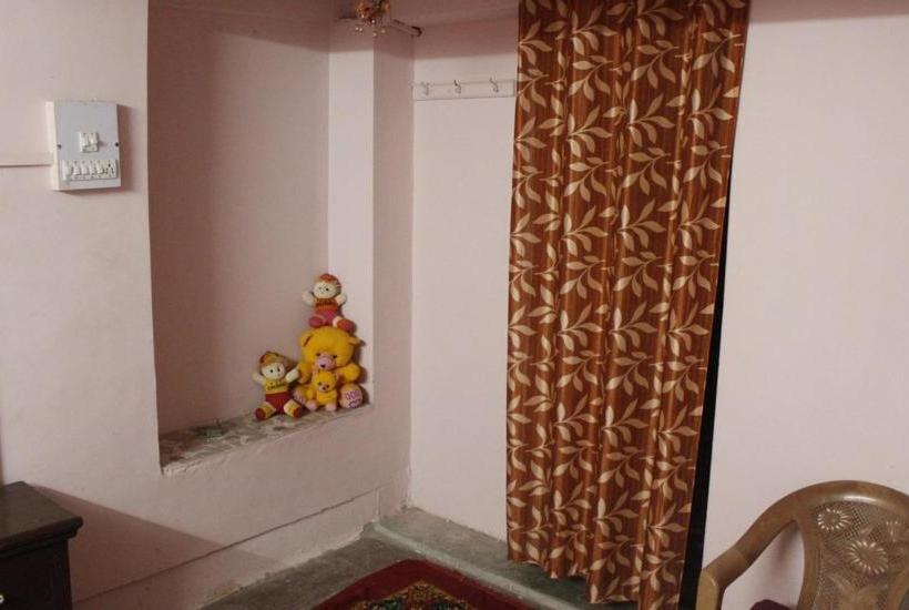 פנסיון Tanu S Homestay