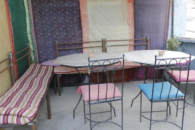 פנסיון Tanu S Homestay