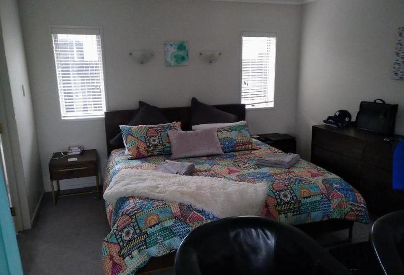 פנסיון Tarawera River Lodge Motel