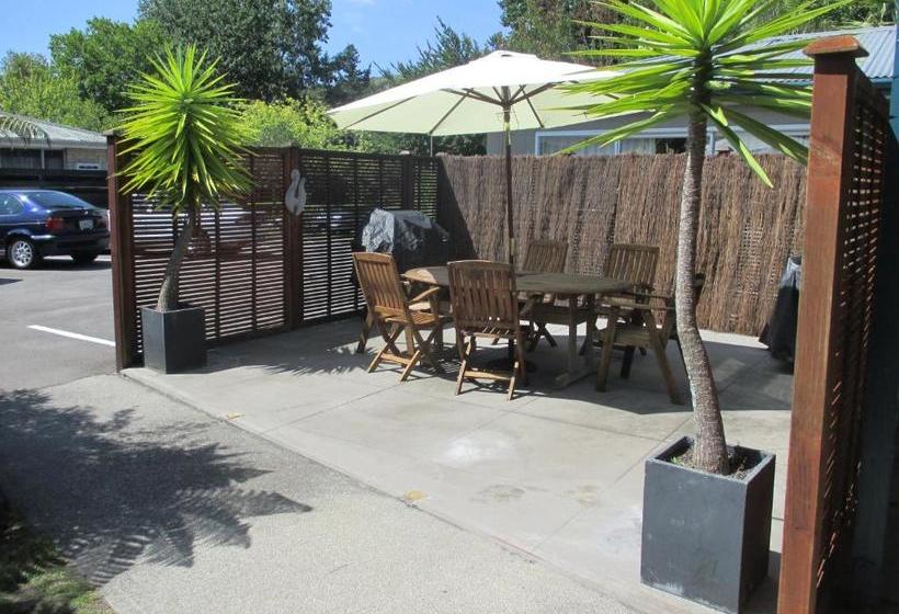 פנסיון Tarawera River Lodge Motel