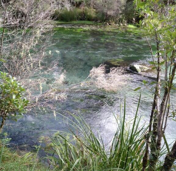 פנסיון Tarawera River Lodge Motel