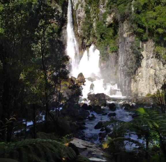 פנסיון Tarawera River Lodge Motel