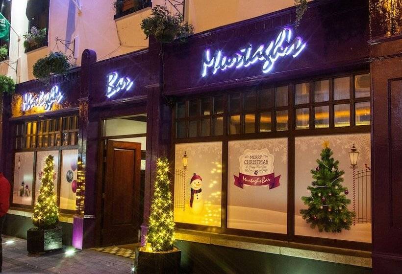 The Courtyard Apartments